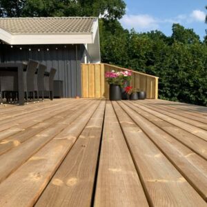 det bedste træ til terrasse uden skruer