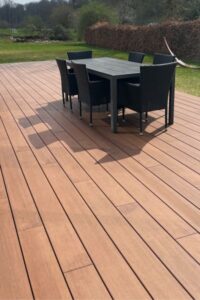 Bambus terrasse i farven cognac