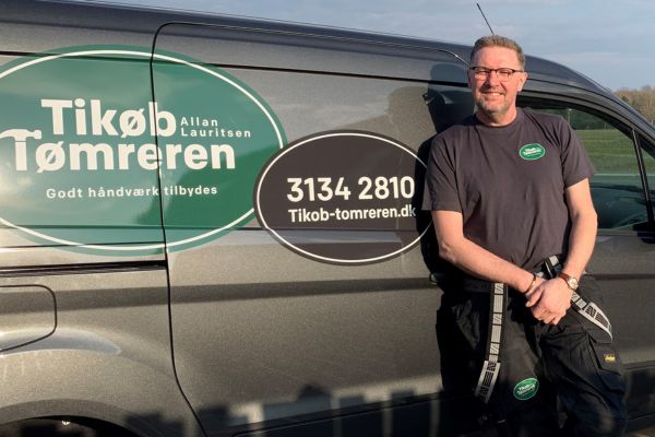Tikøb Tømreren logo