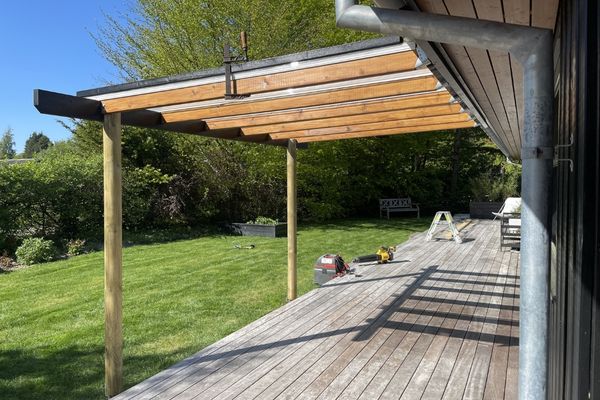 Tikøb Tømreren bygger terrasse med overdækning